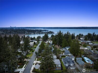 4605 108th Avenue NE, Kirkland, WA 98033 - Photo 2