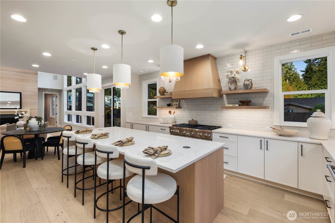 12206 NE 61st Street , Kirkland, WA 98033-8559