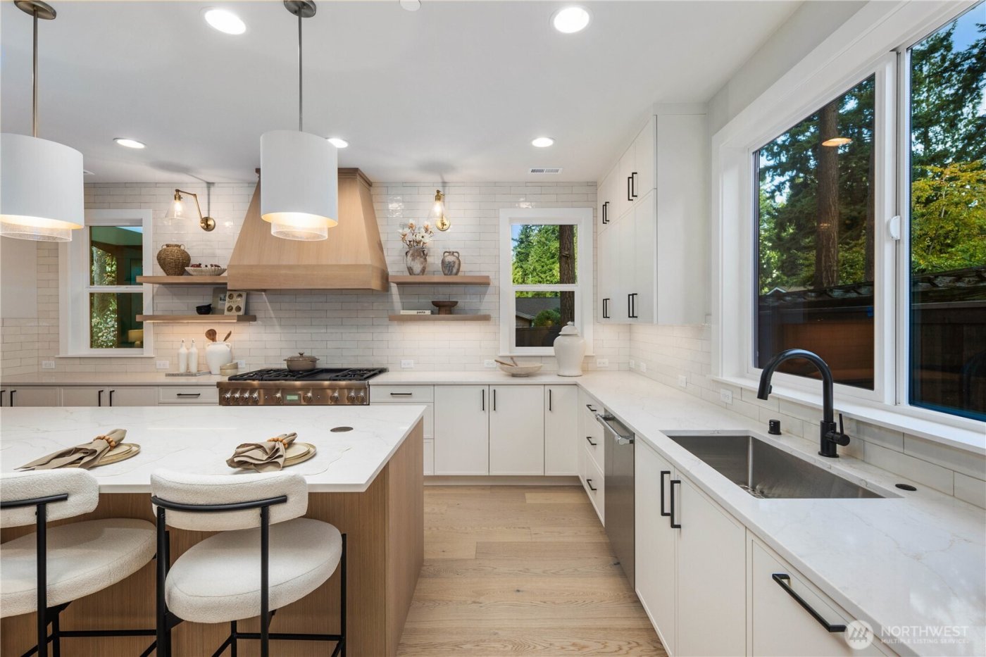 12206 NE 61st Street , Kirkland, WA 98033-8559