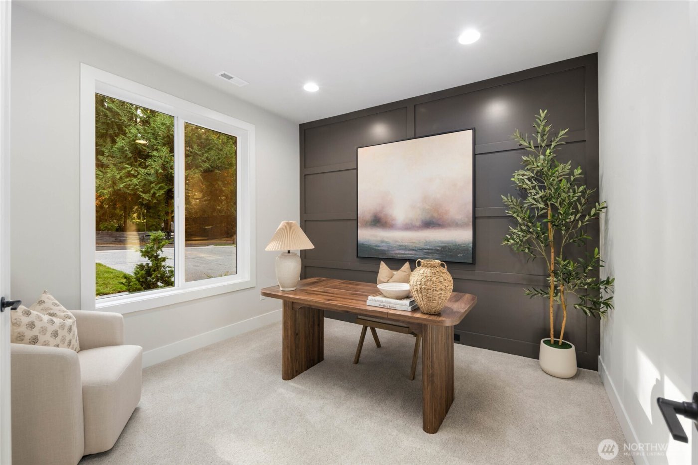 12206 NE 61st Street , Kirkland, WA 98033-8559