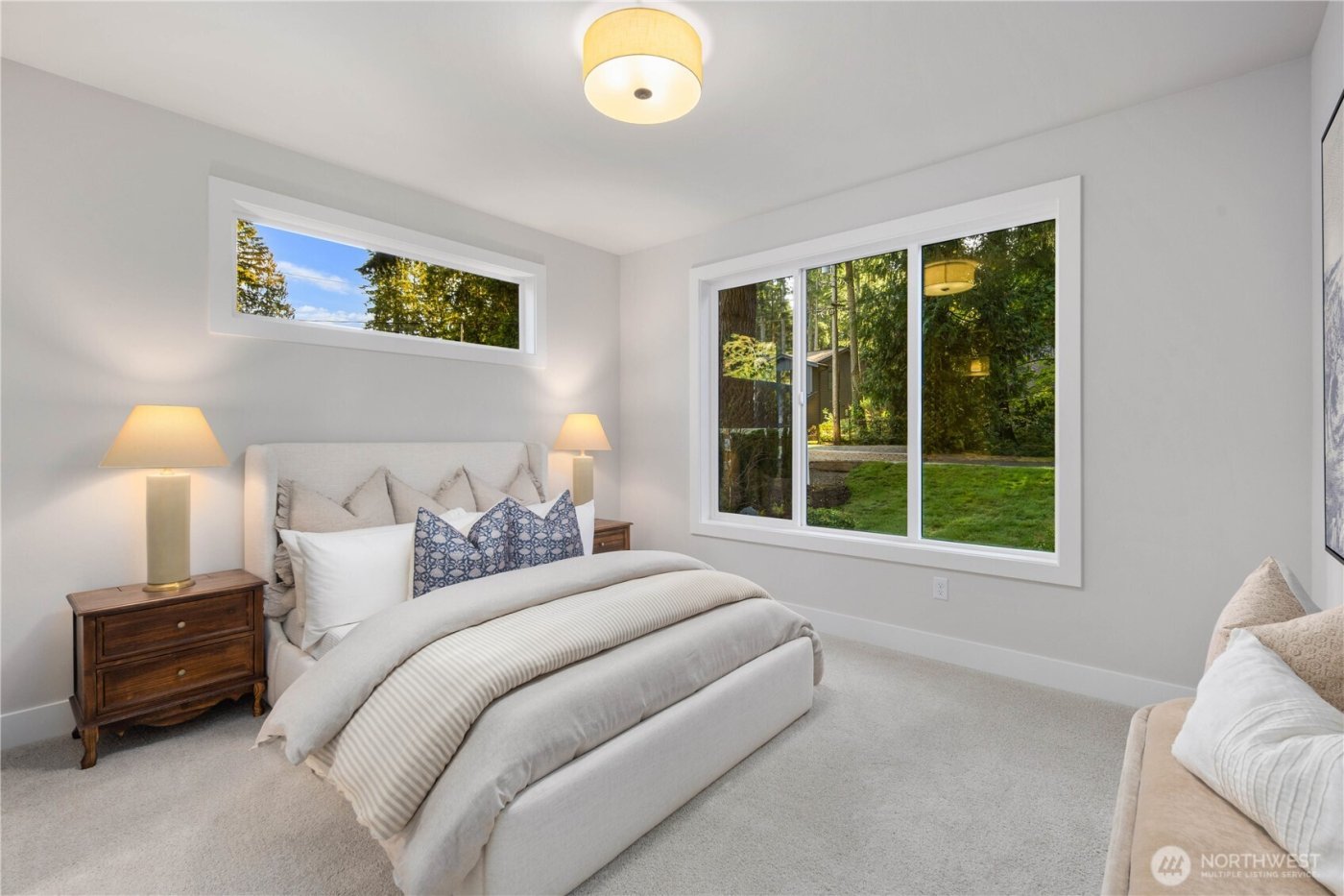 12206 NE 61st Street , Kirkland, WA 98033-8559