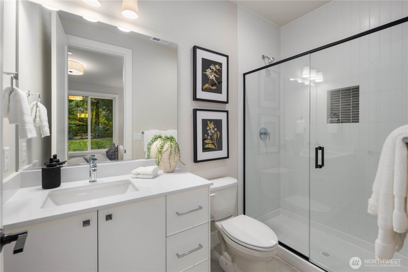 12206 NE 61st Street , Kirkland, WA 98033-8559