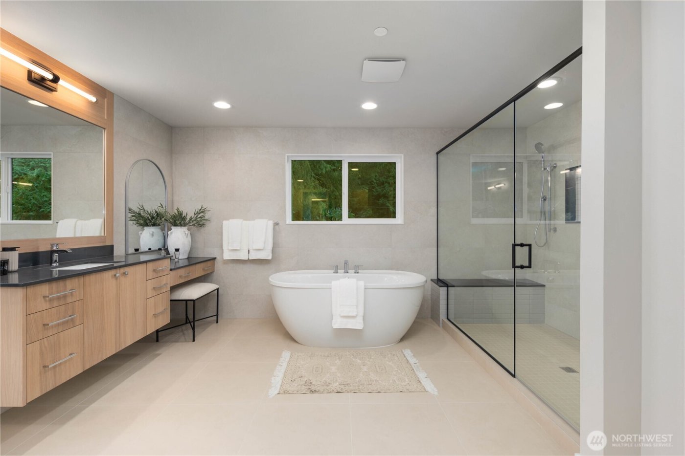 12206 NE 61st Street , Kirkland, WA 98033-8559