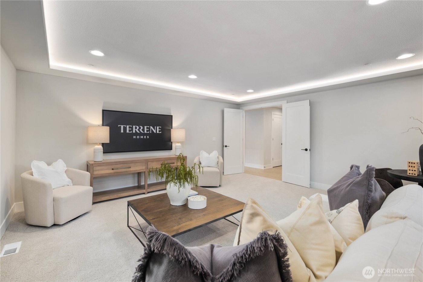 12206 NE 61st Street , Kirkland, WA 98033-8559