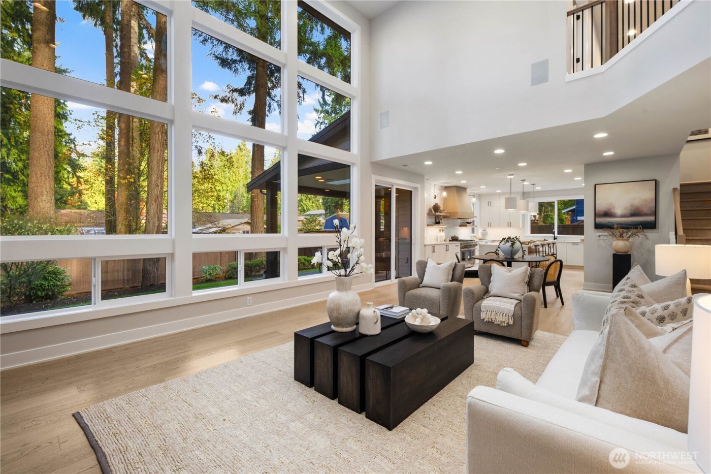 12206 NE 61st Street , Kirkland, WA 98033-8559