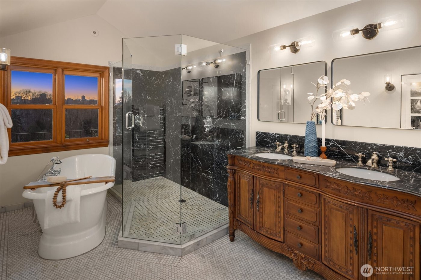 4117 43rd Avenue NE, Seattle, WA 98105