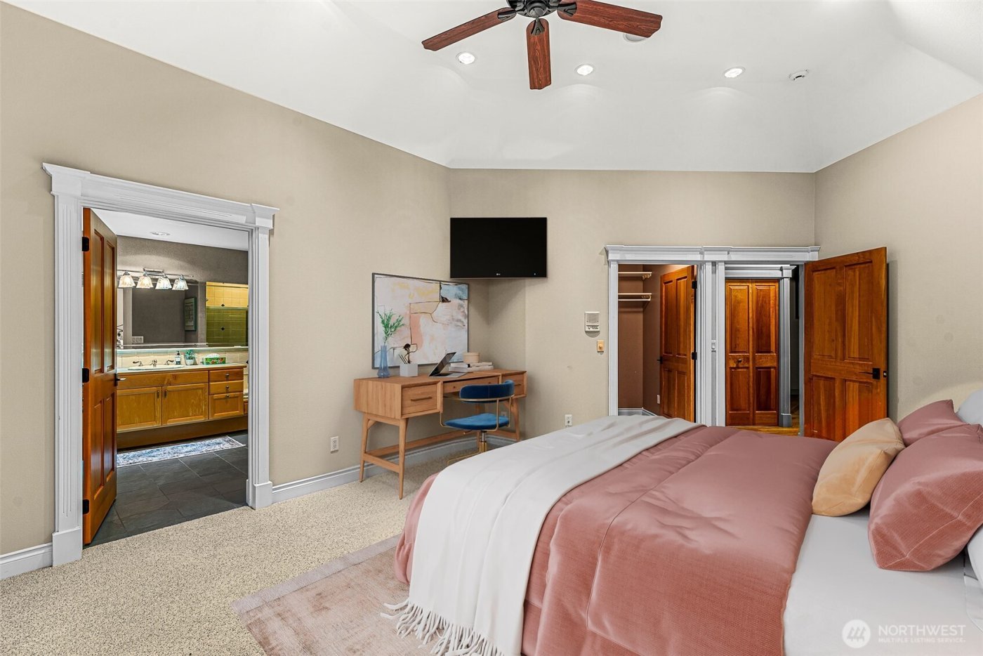 10755 North Road , Leavenworth, WA 98826