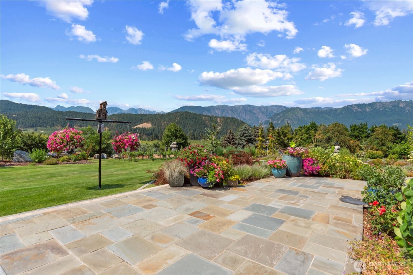 10755 North Road , Leavenworth, WA 98826