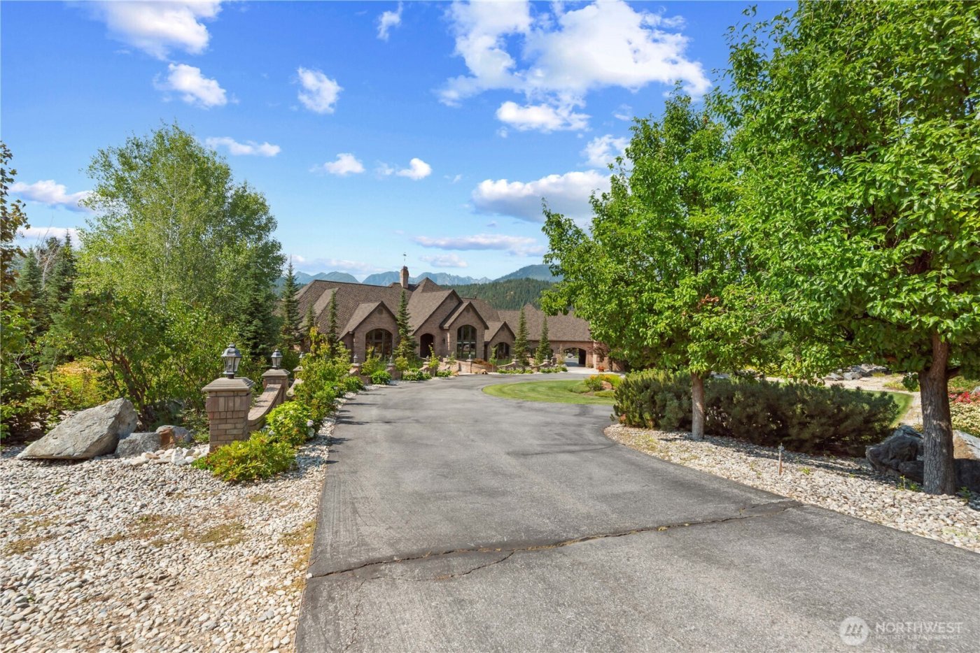 10755 North Road , Leavenworth, WA 98826