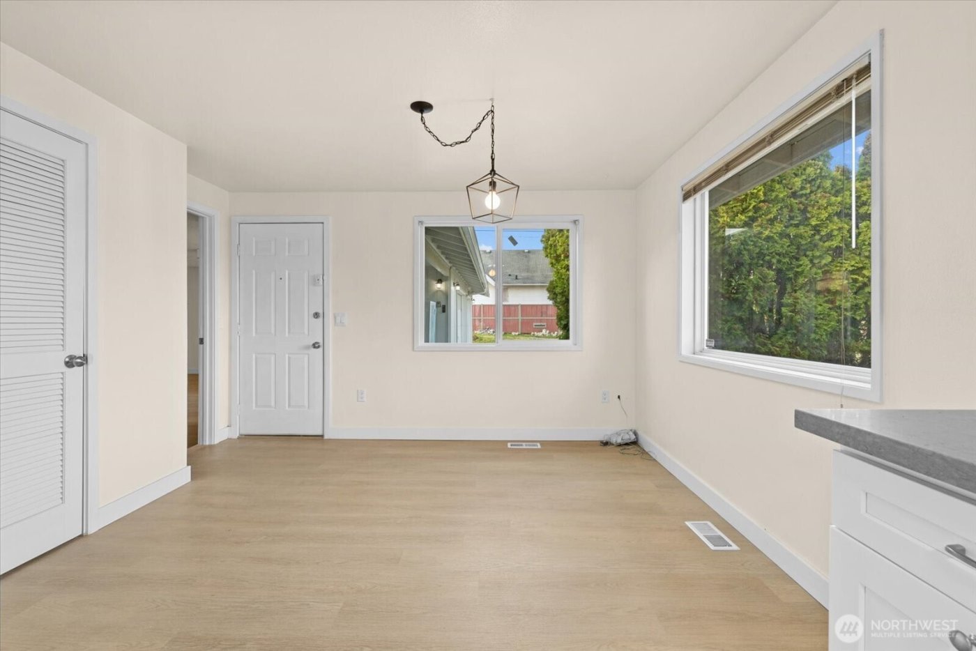 5402 Yakima Avenue , Tacoma, WA 98408