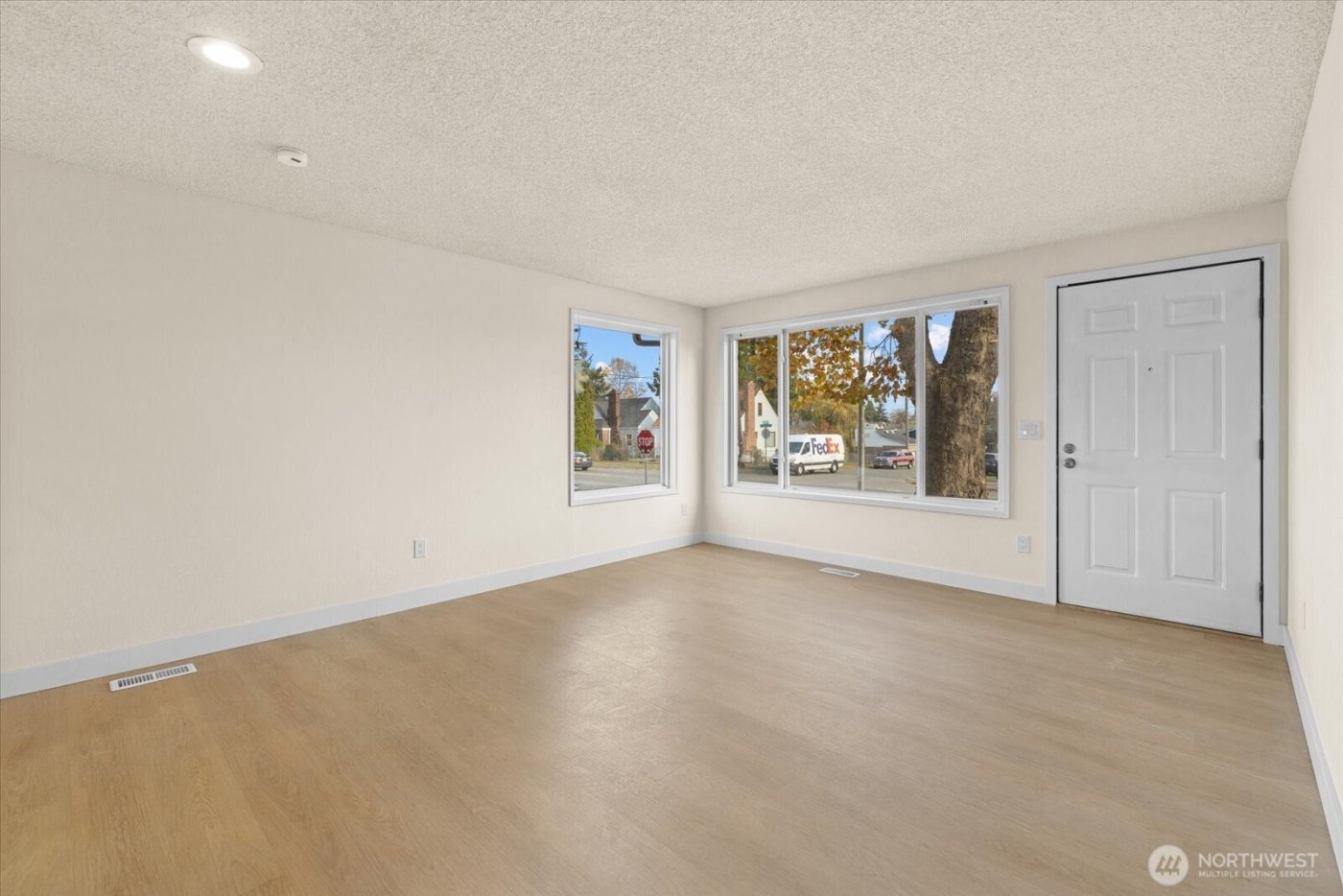 5402 Yakima Avenue , Tacoma, WA 98408