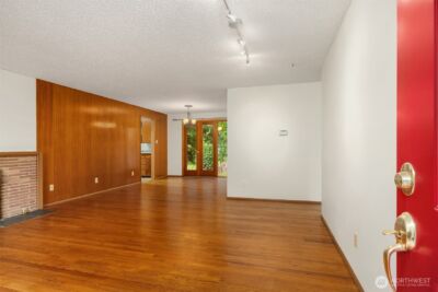 10210 NE 23rd Street , Bellevue, WA 98004 - Photo 16