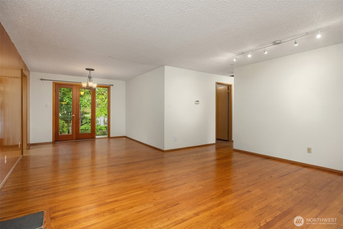 10210 NE 23rd Street , Bellevue, WA 98004
