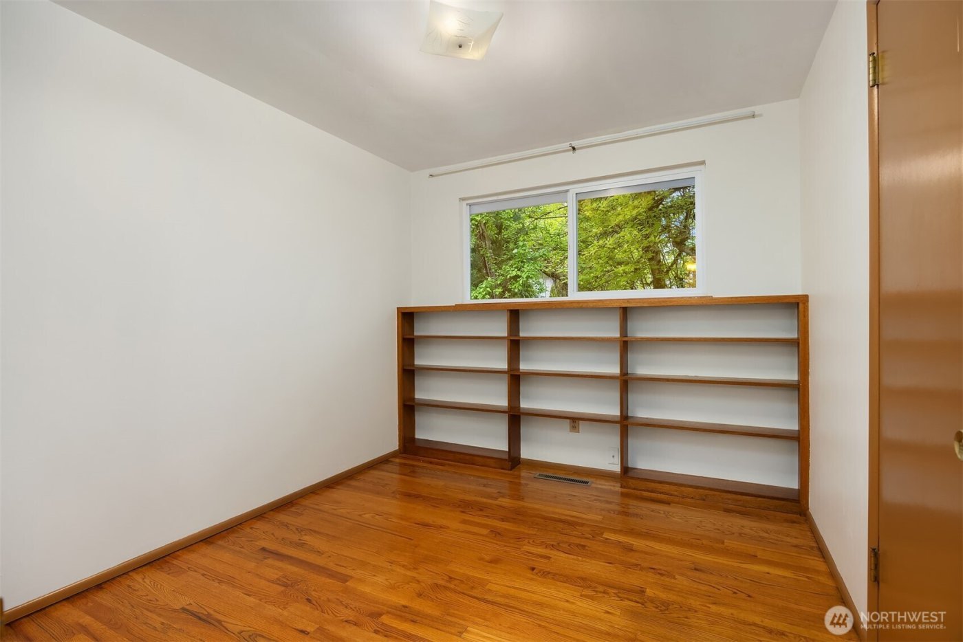 10210 NE 23rd Street , Bellevue, WA 98004