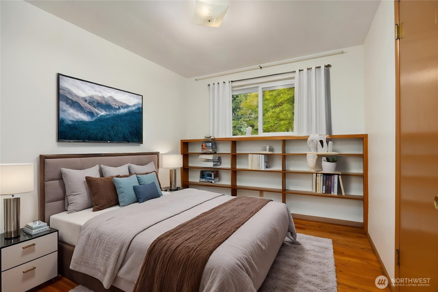 10210 NE 23rd Street , Bellevue, WA 98004