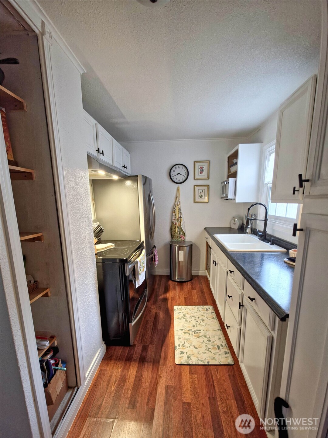 212 Douglas Street , Longview, WA 98632