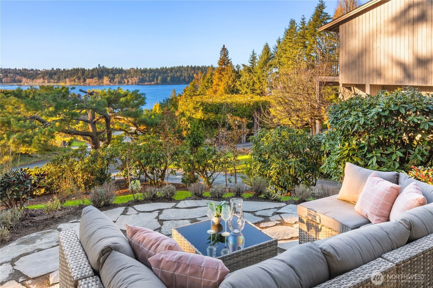 7580 SE 71st Street , Mercer Island, WA 98040