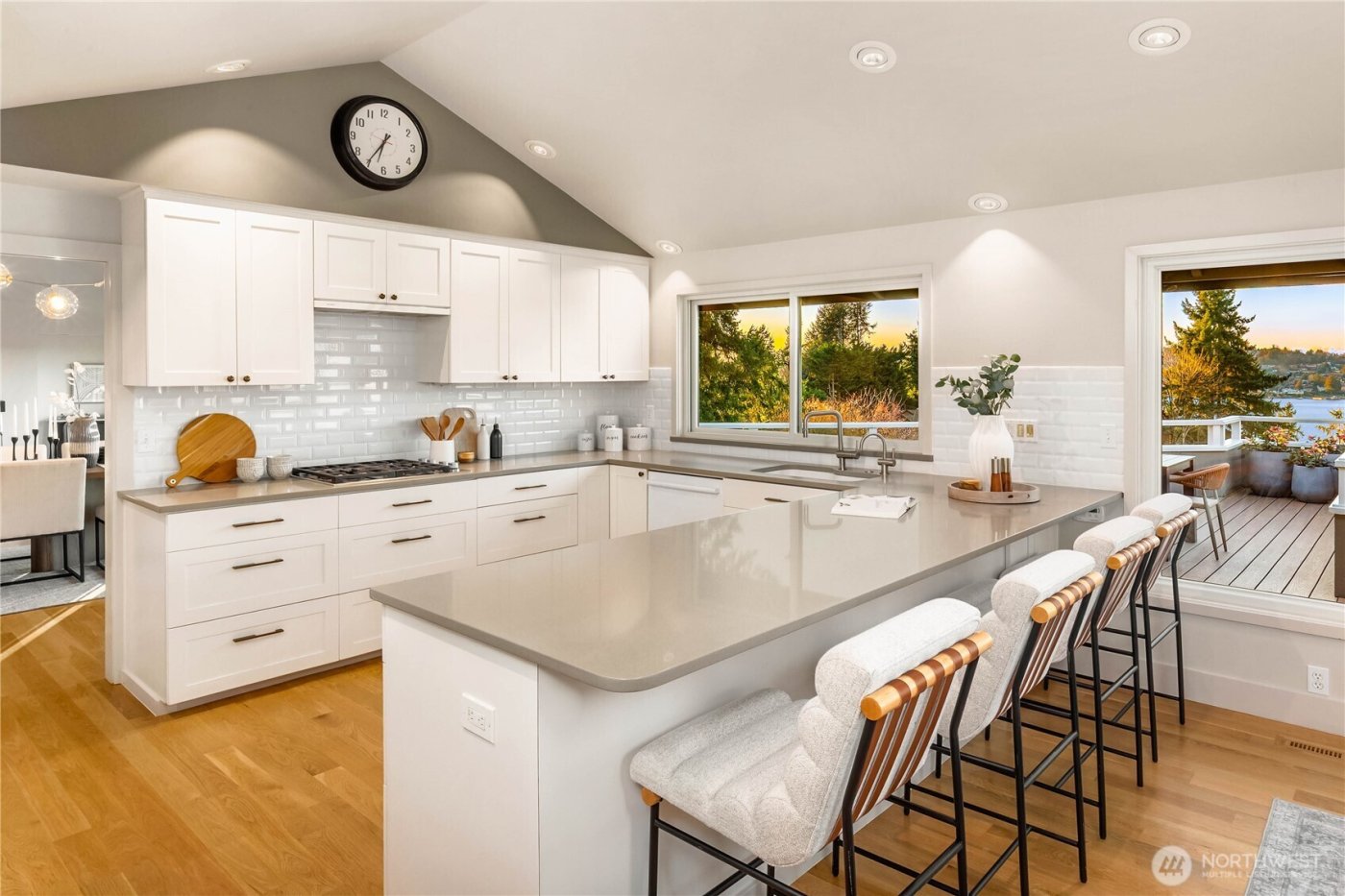 7580 SE 71st Street , Mercer Island, WA 98040