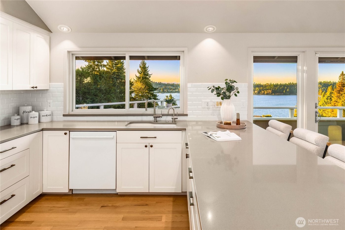 7580 SE 71st Street , Mercer Island, WA 98040