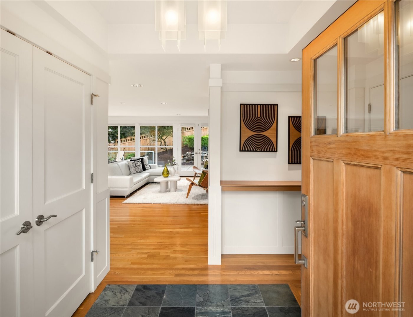 10617 SE 18th Street , Bellevue, WA 98004-7138