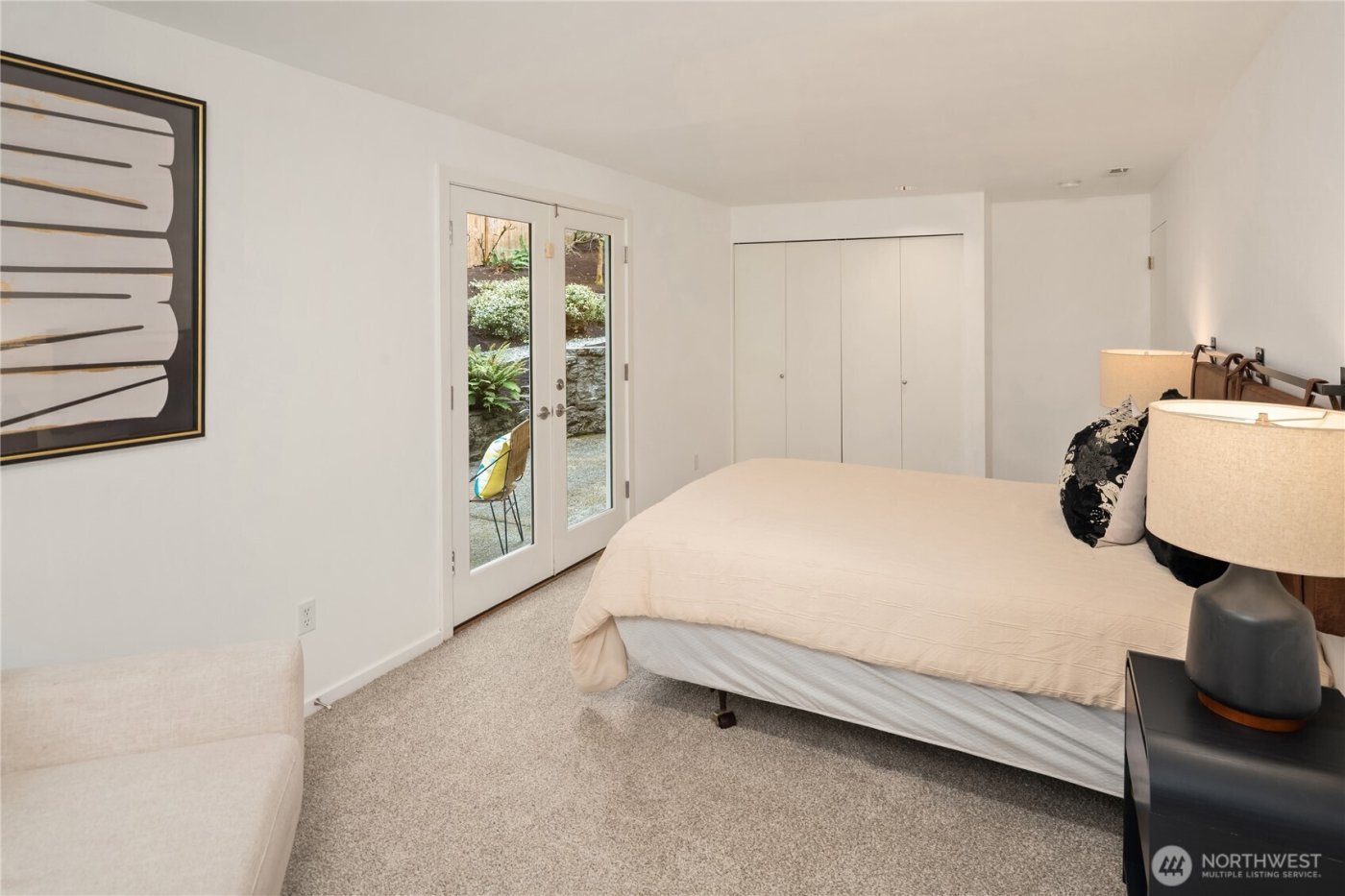 10617 SE 18th Street , Bellevue, WA 98004-7138