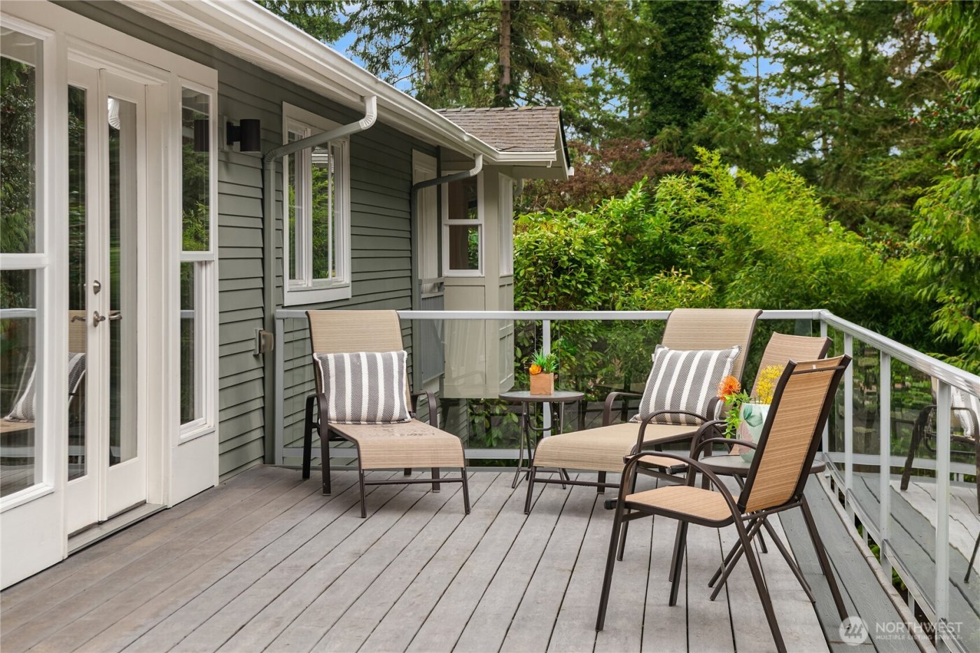 10617 SE 18th Street , Bellevue, WA 98004-7138