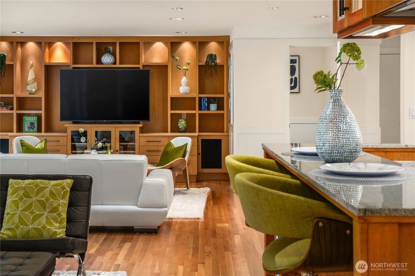 10617 SE 18th Street , Bellevue, WA 98004-7138