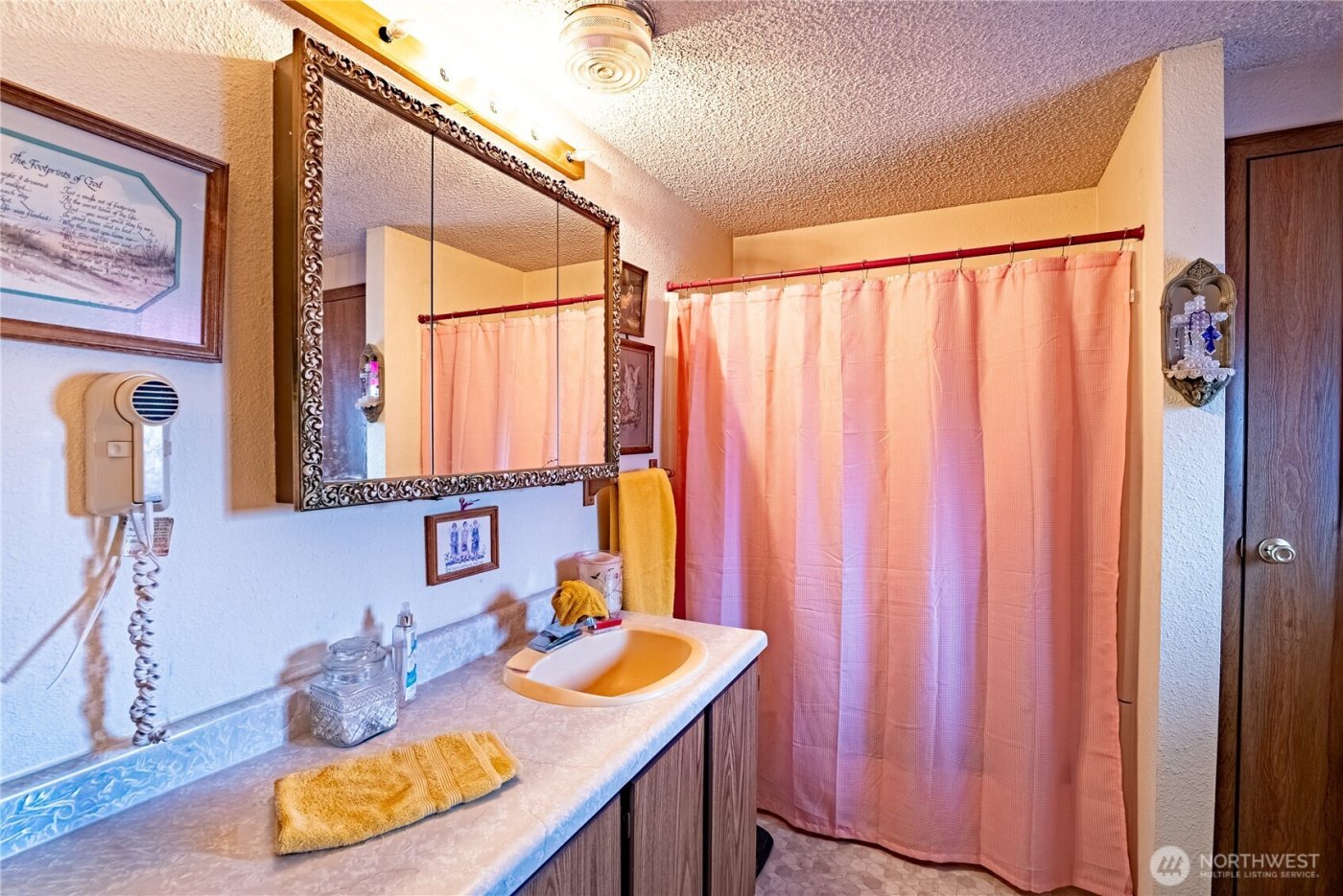 213 Davis Ave. , Brewster, WA 98812