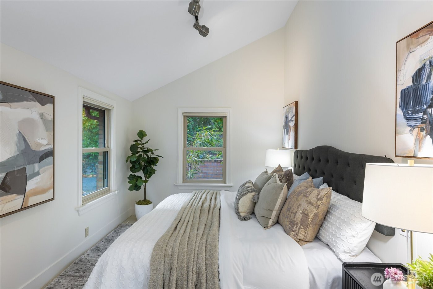 14026 Riviera Place NE, Seattle, WA 98125