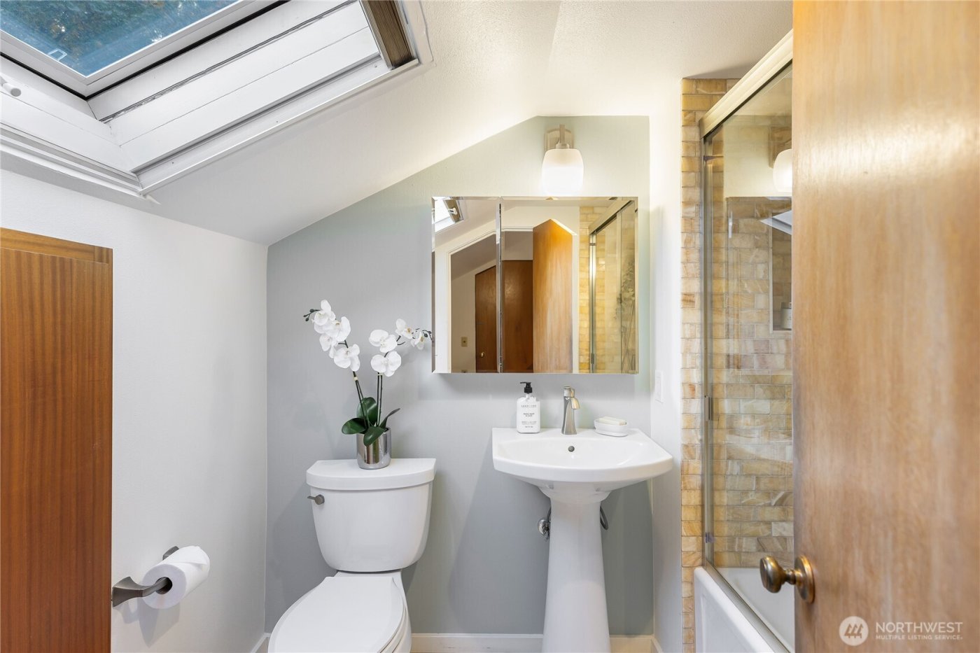 14026 Riviera Place NE, Seattle, WA 98125