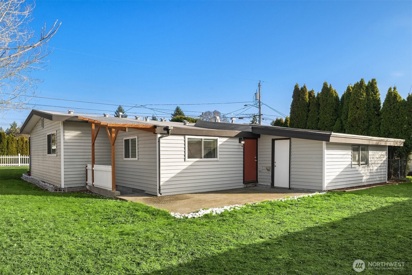 803 Dayton Avenue NE, Renton, WA 98056-3640