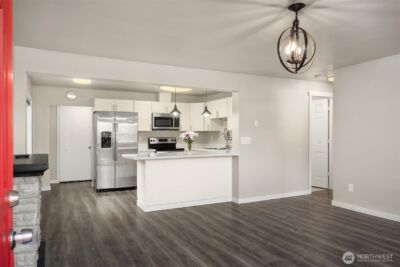 803 Dayton Avenue NE, Renton, WA 98056-3640 - Photo 2