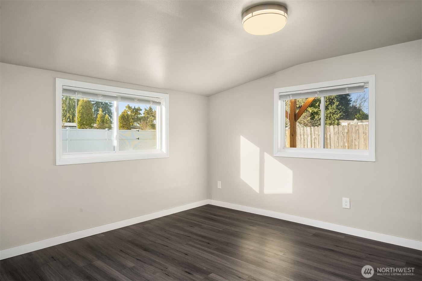 803 Dayton Avenue NE, Renton, WA 98056-3640