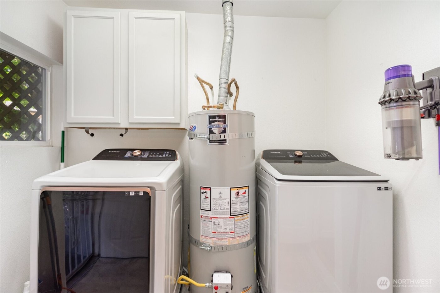 2726 Pioneer Way E, Tacoma, WA 98404-5330