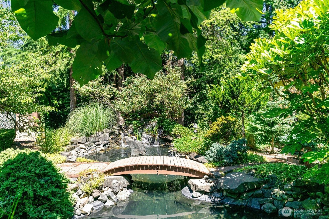 2726 Pioneer Way E, Tacoma, WA 98404-5330