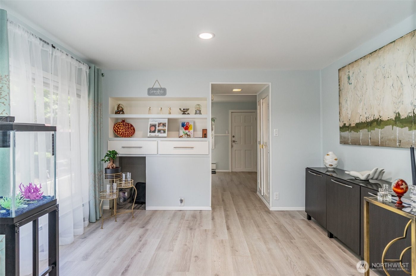 2726 Pioneer Way E, Tacoma, WA 98404-5330