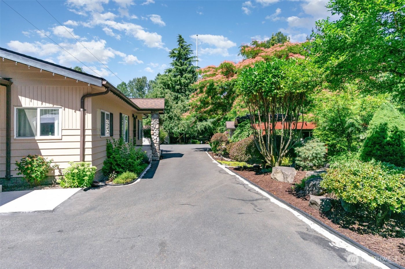 2726 Pioneer Way E, Tacoma, WA 98404-5330