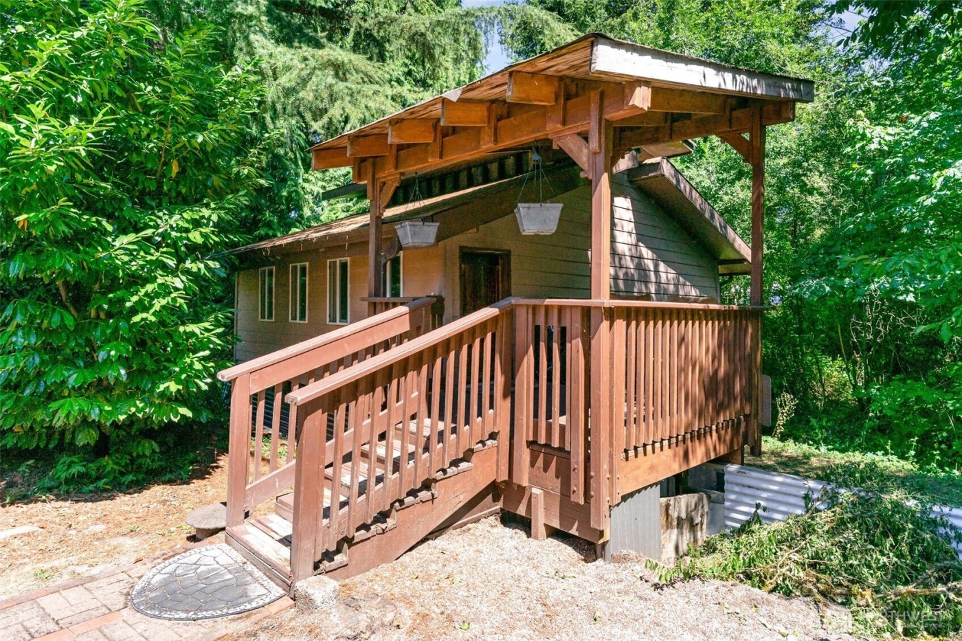 2726 Pioneer Way E, Tacoma, WA 98404-5330