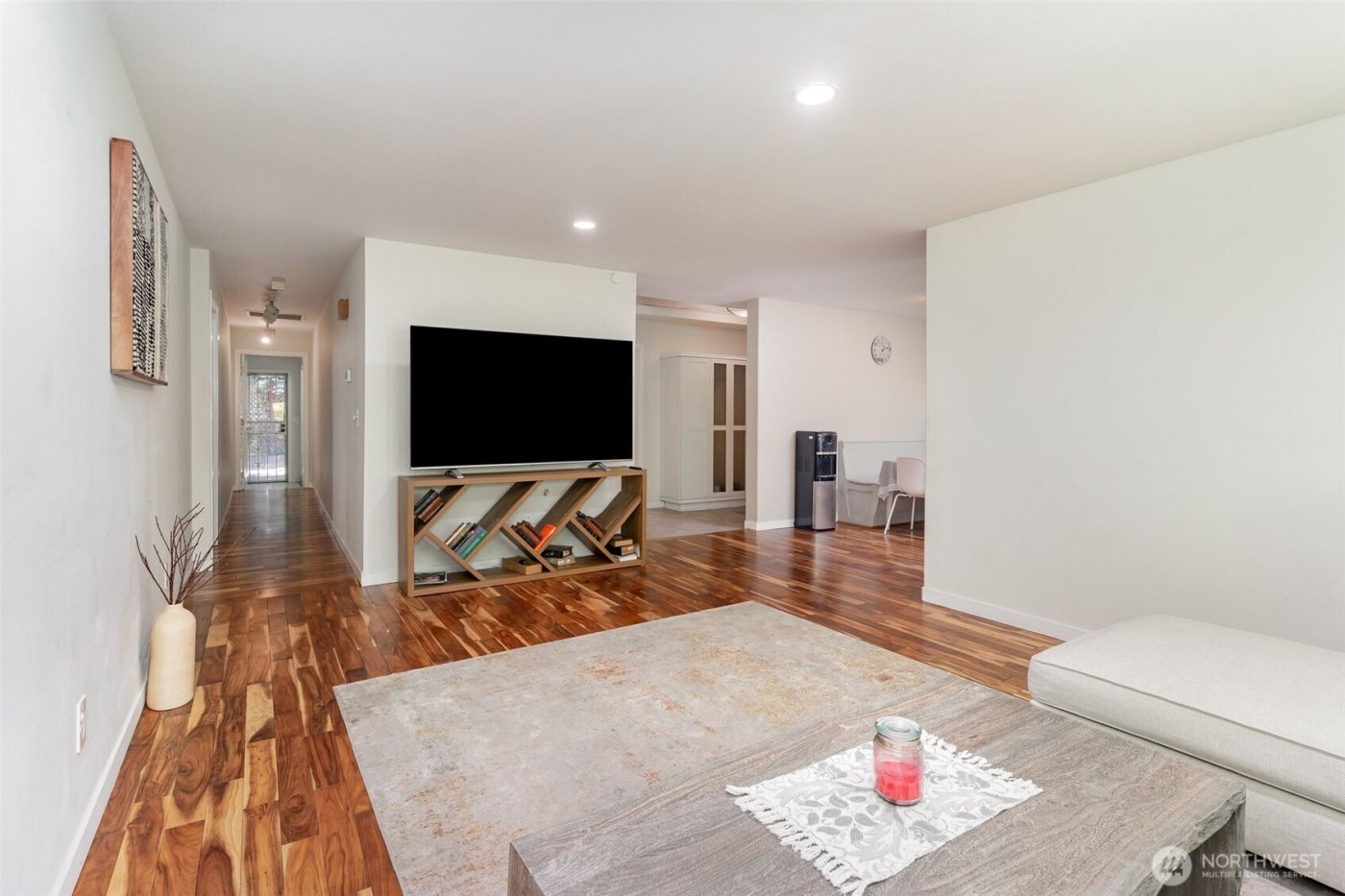 2726 Pioneer Way E, Tacoma, WA 98404-5330