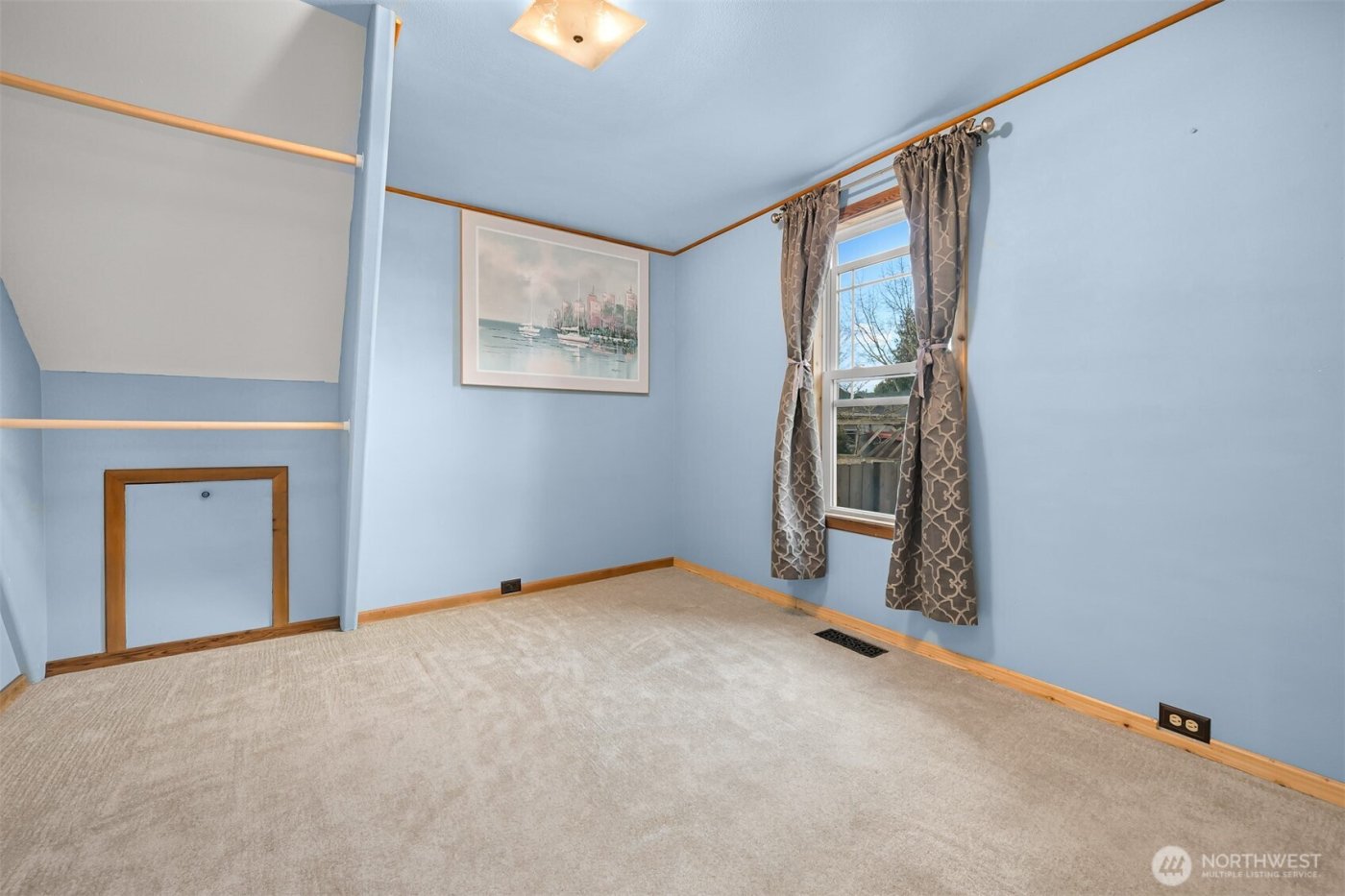 218 Evergreen Street , Mount Vernon, WA 98273