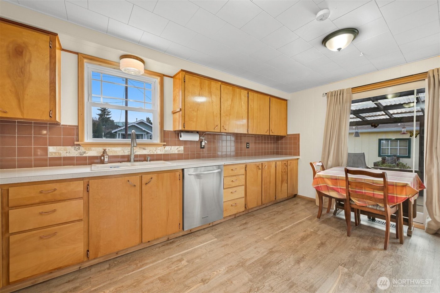 218 Evergreen Street , Mount Vernon, WA 98273