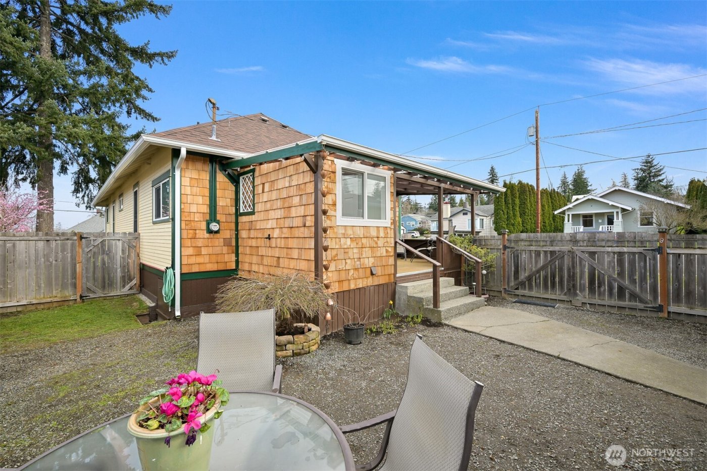 218 Evergreen Street , Mount Vernon, WA 98273