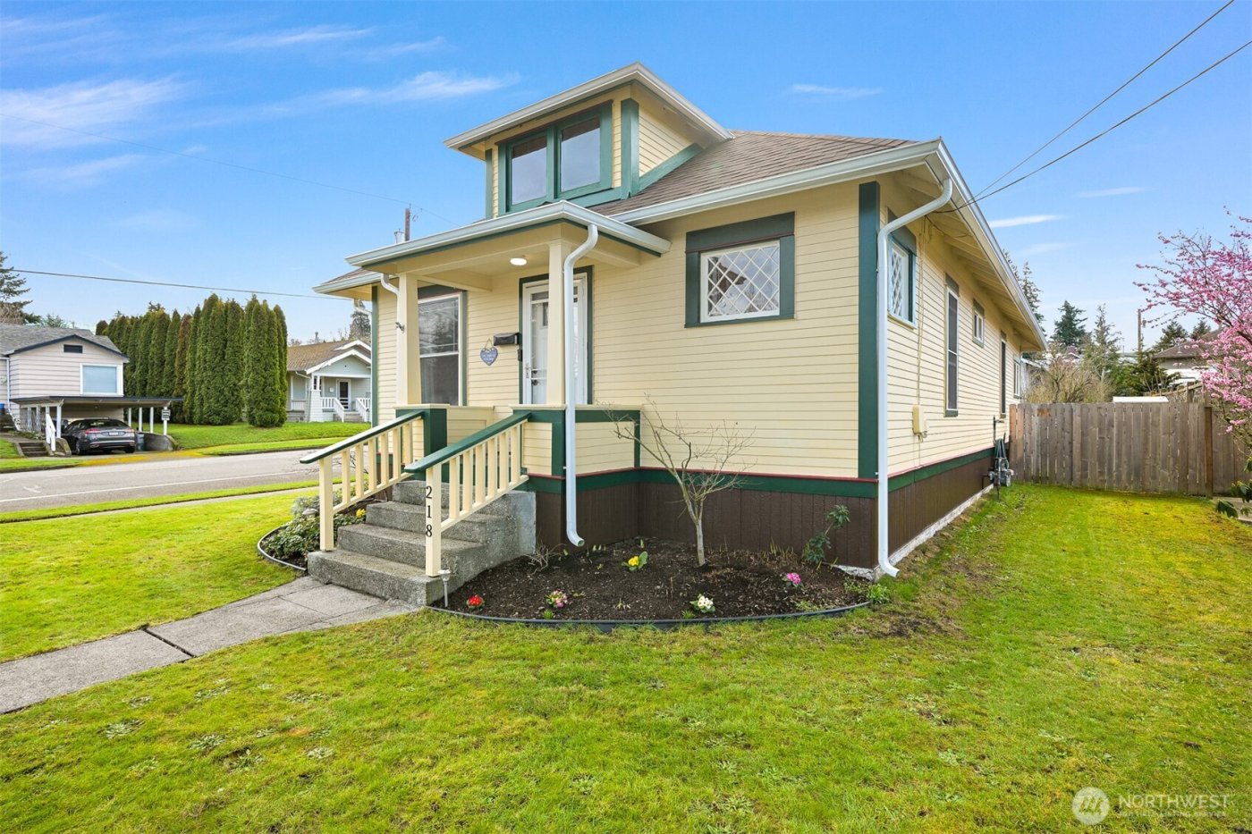 218 Evergreen Street , Mount Vernon, WA 98273