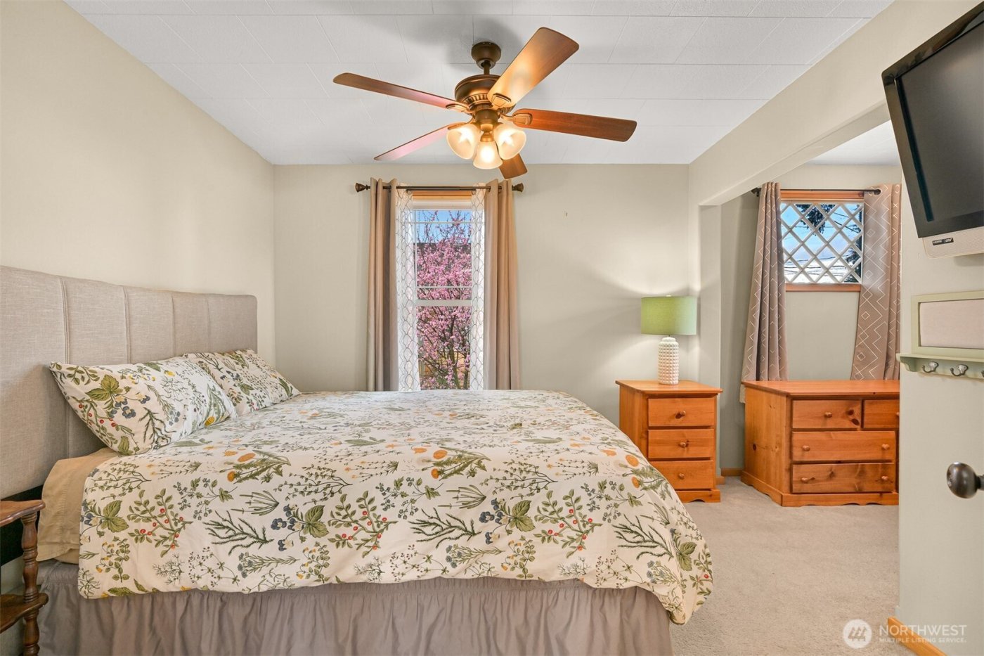 218 Evergreen Street , Mount Vernon, WA 98273