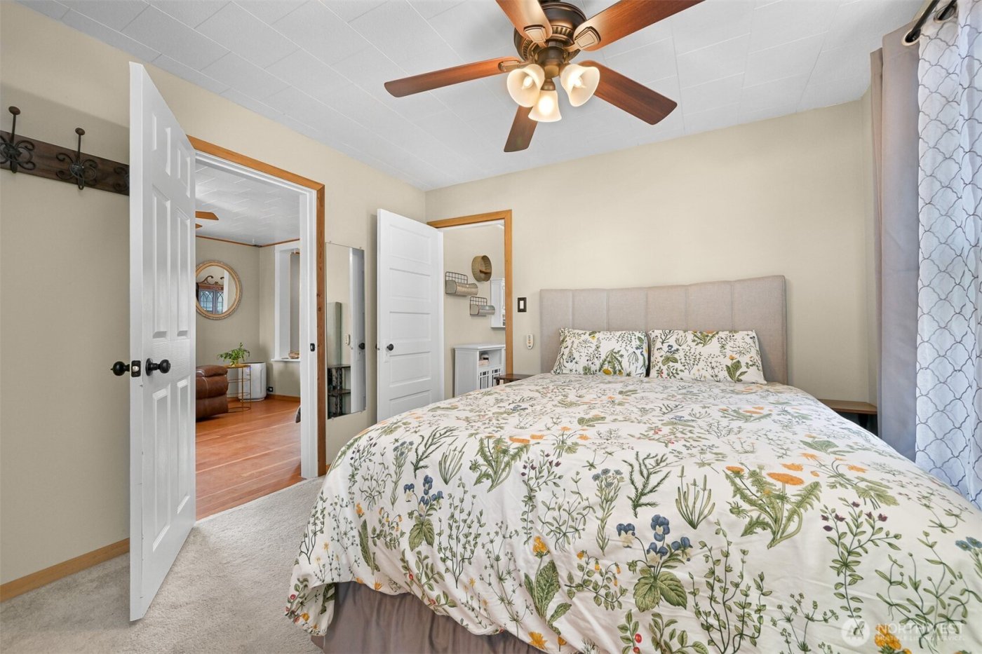 218 Evergreen Street , Mount Vernon, WA 98273