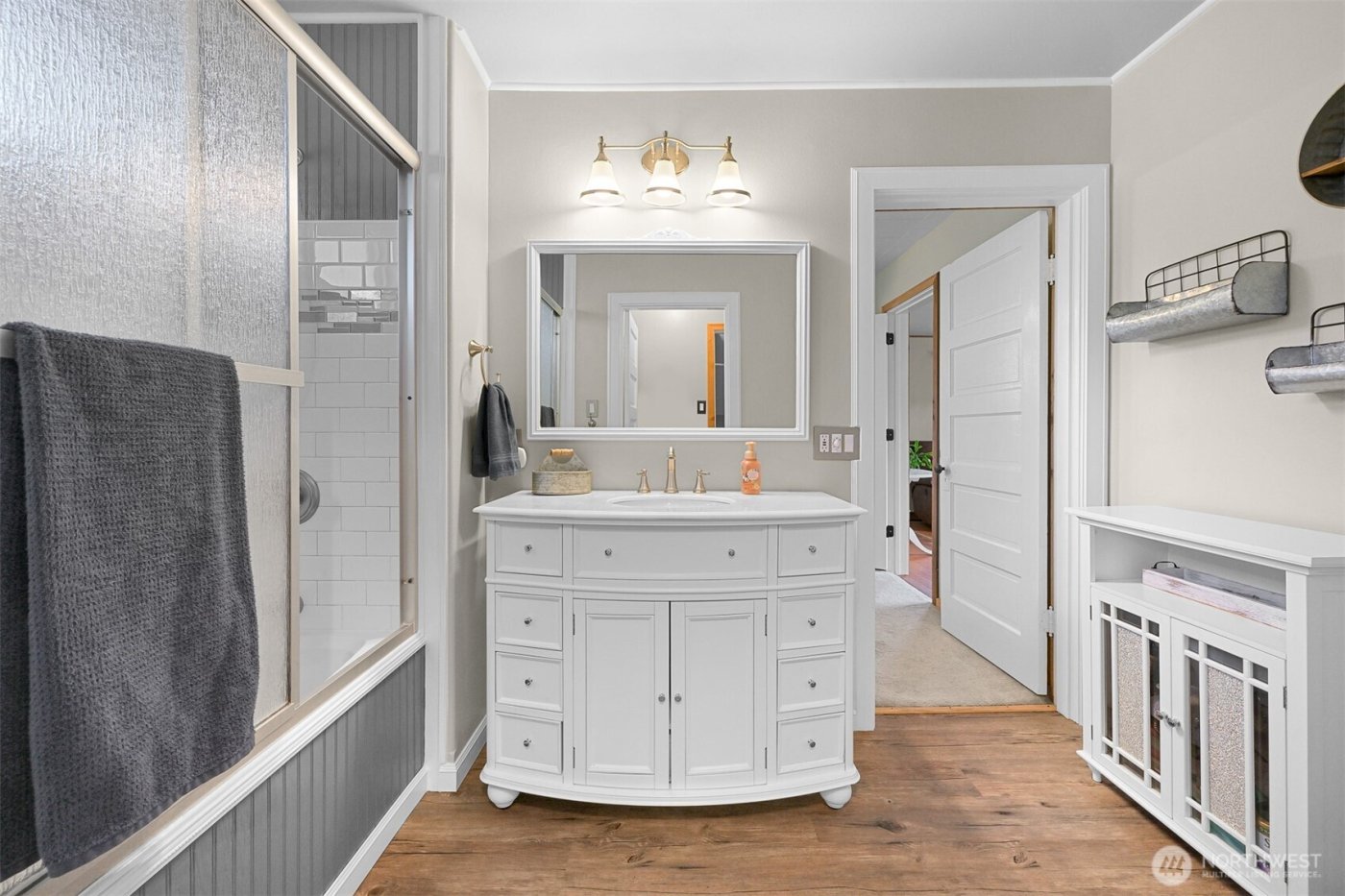 218 Evergreen Street , Mount Vernon, WA 98273