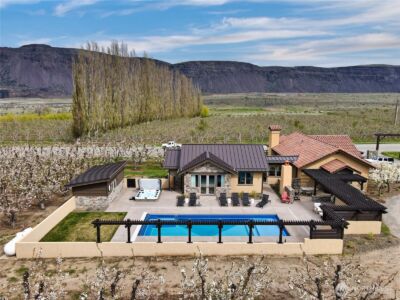 5814 Colockum Road , Malaga, WA 98828