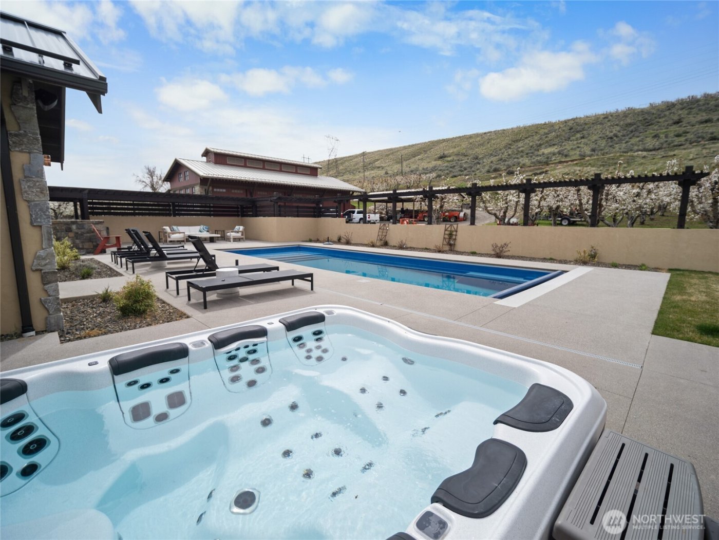5814 Colockum Road , Malaga, WA 98828