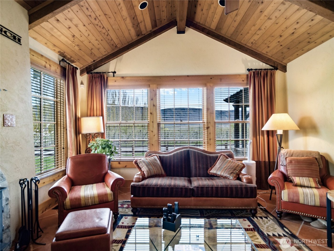 5814 Colockum Road , Malaga, WA 98828