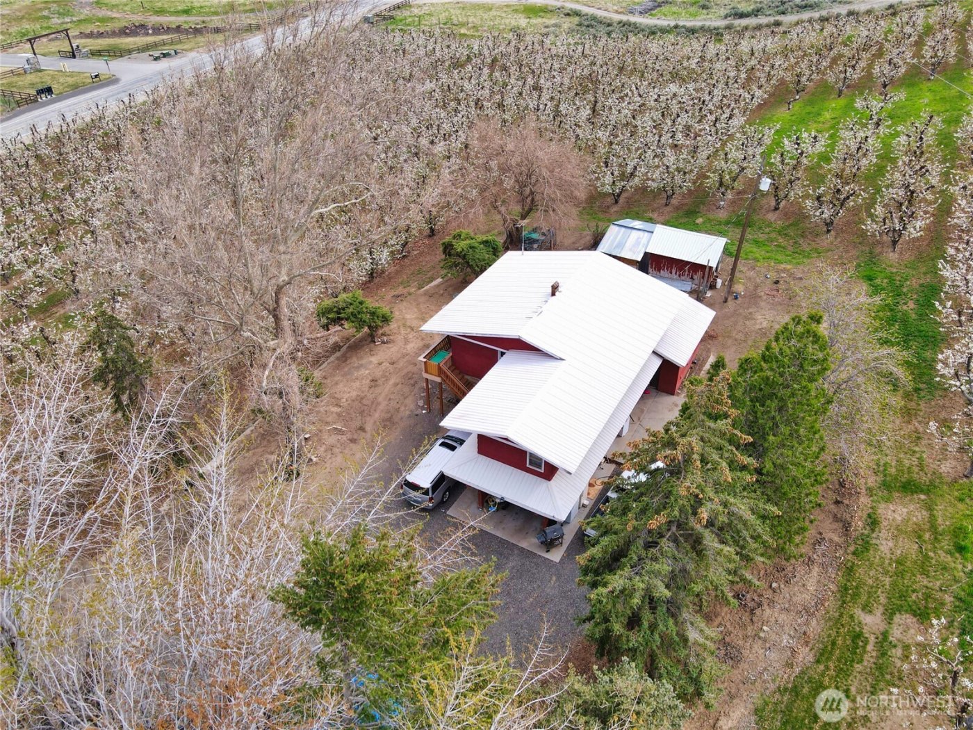 5814 Colockum Road , Malaga, WA 98828